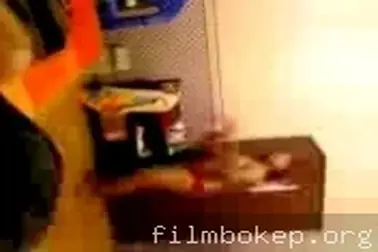 ABGadis ABG Gang Dolly Dientot di Kamar Sempit