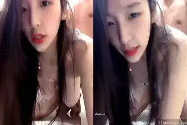 Gadis Cantik Doggy Brutal di Kamar Sampe Memek Squirt Gila